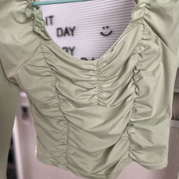 “Sweetheart Neck Frill Trim Ruched Top” - Picture 4 of 4